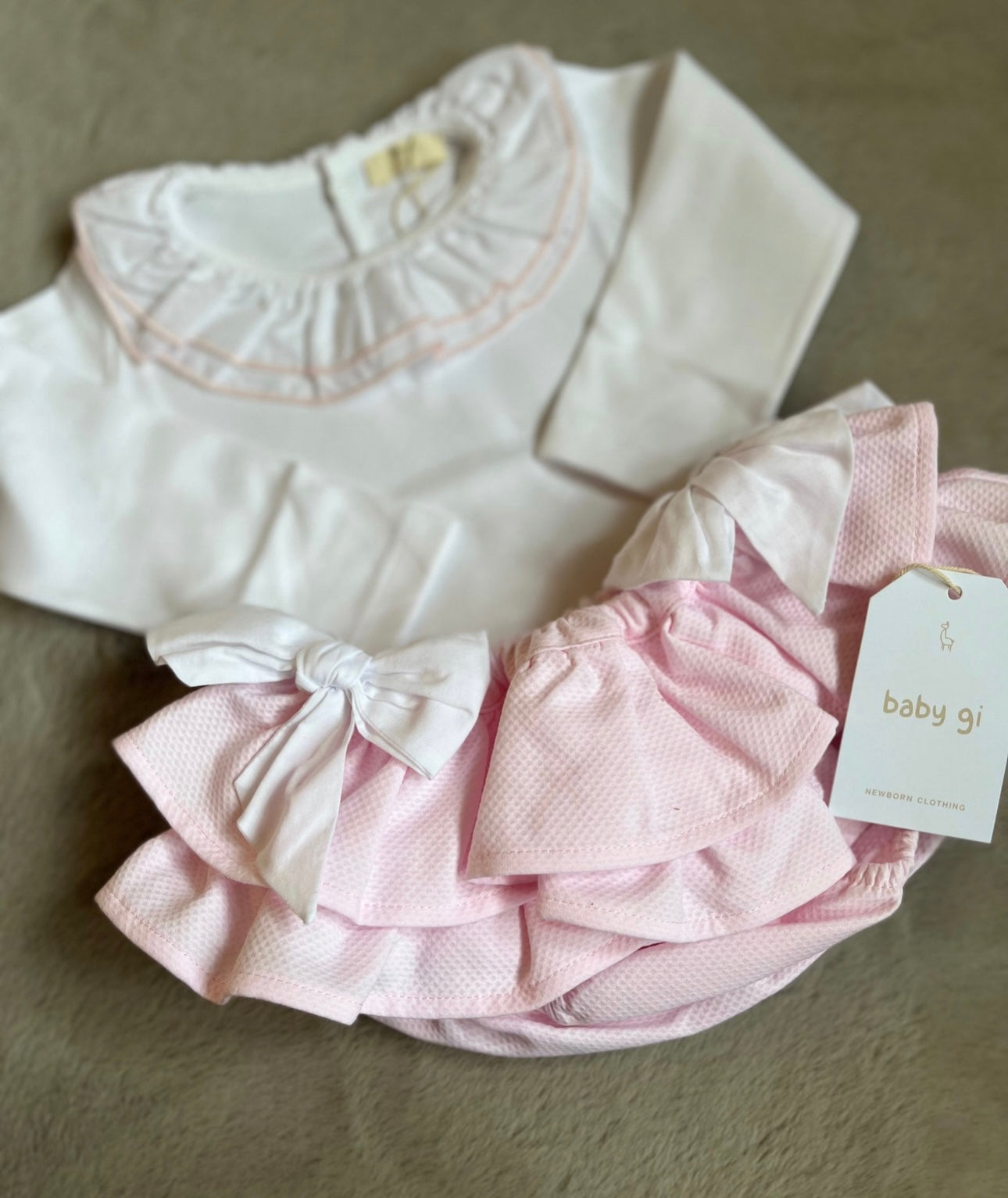 Baby Gi bloomer and vest set