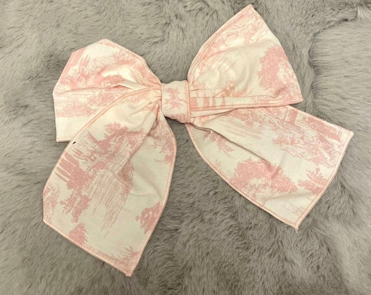 Phi pink bow