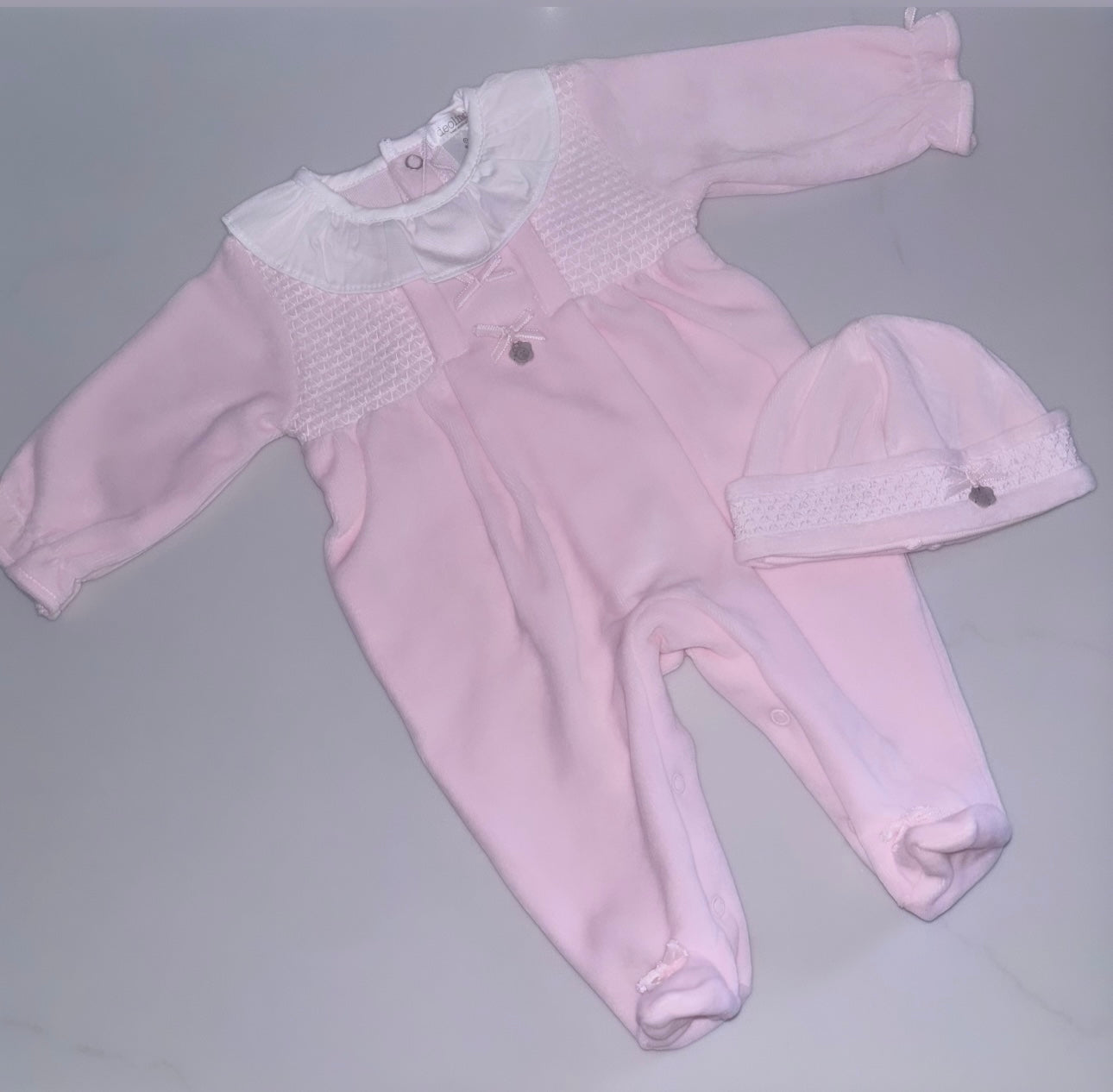 Deolinda smocked babygrow